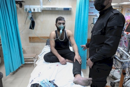 صور: اصابات وشهداء وصلت مستشفى الأقصى جراء القصف الإسرائيلي وسط قطاع غزة