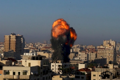 أحال عيدها "مأتماً".. صاروخ الاحتلال الإسرائيلي يقتل فرحة عائلة الرنتيسي