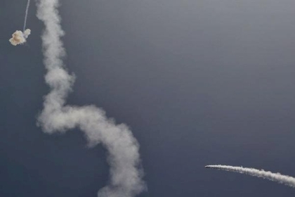 انطلاقاً من لبنان.. عشرات الصواريخ تتساقط على الجليل شمال فلسطين المحتلة