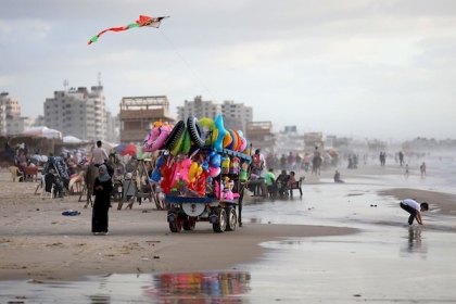 الداخلية بغزة: نصف مليون مواطن على شاطئ بحر غزة بالأمس