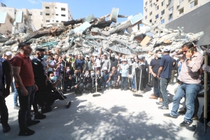 التزاماً بالواجب الوطني والأخلاقي..  كوادر تيار الإصلاح الديمقراطي يشاركون في حملة " حنعمرها"