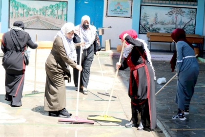 تيار الاصلاح الديمقراطى بمحافظة رفح يشارك بحملة "حنعمرها" لتنظيف وإزالة آثار العدوان الاسرائيلي من شوارع غزة