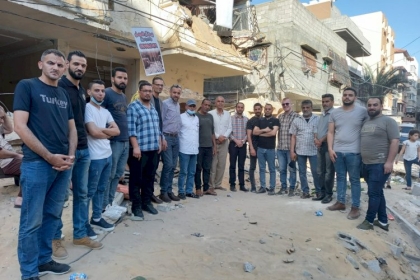 قيادة تيار الإصلاح الديمقراطي تزور عائلة الشهيد محمود طلبه