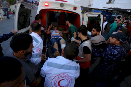 إصابة امرأة وطفل برصاص الاحتلال وسط قطاع غزة