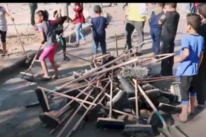 تيار الاصلاح الديمقراطي بحركة فتح في محافظة رفح يشارك في تنظيف شوارع مدينة رفح