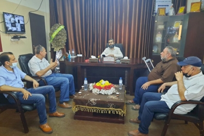 مجلس العمال ساحة غزة في محافظة رفح يبحث سبل تعزيز التعاون المشترك مع بلدية الشوكة