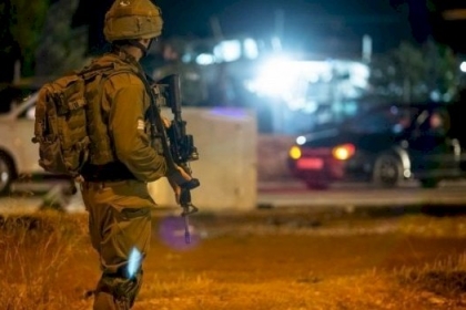 القدس المحتلة: إصابة شاب برصاص الاحتلال في العيزرية