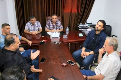 تيار الإصلاح الديمقراطي في حركة فتح يستقبل وفد من عائلات الشهداء وأصحاب الأبراج المدمرة