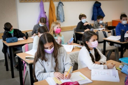 في ظل تفشي كورونا... إسرائيل تٌقر آلية جديدة لافتتاح العام الدراسي الجديد