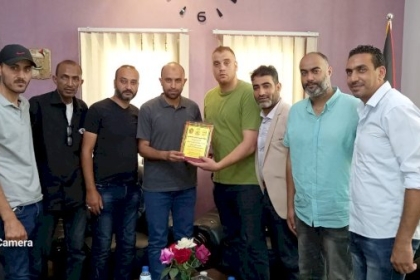 قاطع الرمال الجنوبي بمحافظة غزة يكرم رئيس بلدية الزهراء الأستاذ مروان حمد تقديراً لجهودة في خدمة أبناء مدينة الزهراء