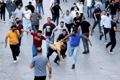 تجمع المؤسسات الحقوقية يدين قمع أمن السلطة للصحفيين والنشطاء
