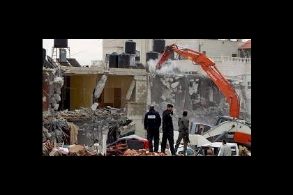 الاحتلال يجبر مقدسيا على هدم منزله في الطور