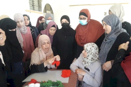 بالصور: اللجنة الاجتماعية في مجلس المرأة بمحافظة خانيونس تتفذ تدريباً بعنوان "تراثنا الفلسطيني ومشغولاتنا اليدوية"