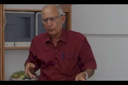 الطبيب الفلسطيني البدوي الأول: أنا فلاح وما زالت الصحراء تستهويني