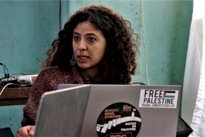 الخارجية تفصل موظفة من سفارة فلسطين في البرتغال بسبب موقفها من اغتيال نزار بنات