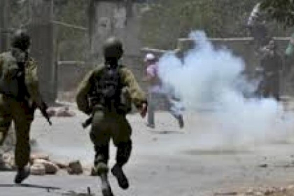 إصابة الصحفي ناصر اشتية في مواجهات مع قوات الاحتلال بدير الحطب شرق نابلس