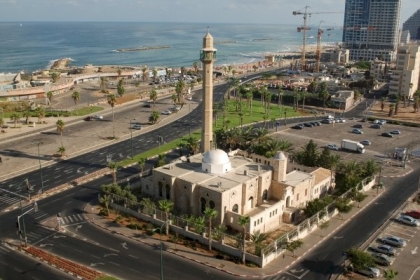 اعتداء على مسجد حسن بيك في مدينة يافا بالداخل المحتل