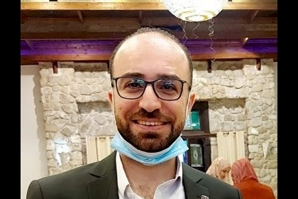 طبيب من غزة يحصل على المرتبة الرابعة على مستوى الأطباء حول العالم بدبلوم طب العائلة