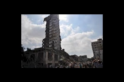 صحفي فلسطيني يكشف النقاب عن فساد وزير الأشغال واستخدامه حديد مستخدم لبناء البرج الإيطالي بغزة
