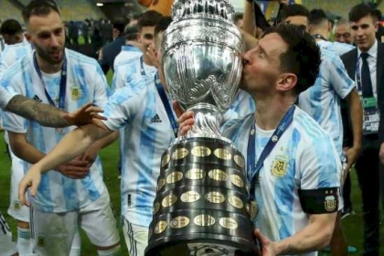 الأرجنتين تهزم البرازيل وتتوج بلقب كوبا أمريكا لكرة القدم