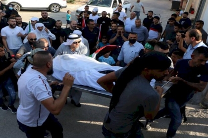 تشييع جثمان الشهيدة ابتسام الكعابنة في مخيم عقبة جبر