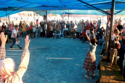 المكتب الحركي للصيادلة بمحافظة غزة ينظم يوم ترفيهي لأعضاء الهيئة العامة على شاطئ بحر غزة