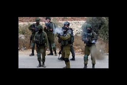 جيش الاحتلال يعتقل شابين من منطقة باب العامود بالقدس