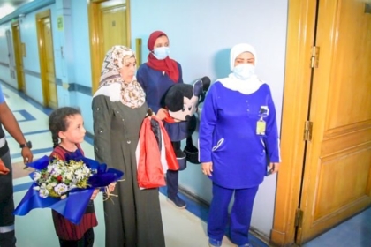 الطفلة الفلسطينية «بيان» تبدأ تلقي العلاج في مصر