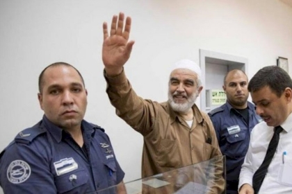 محكمة الاحتلال تؤجل النظر في تمديد العزل الانفرادي للشيخ صلاح