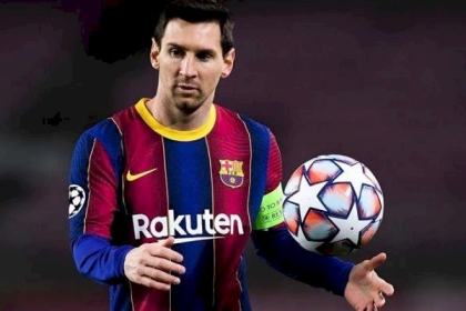 ميسي يوقع رسميا لباريس سان جيرمان