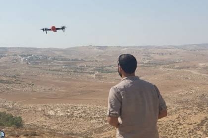 منظمة تزعم: فلسطيني يسيطر على طائرة استيطانية