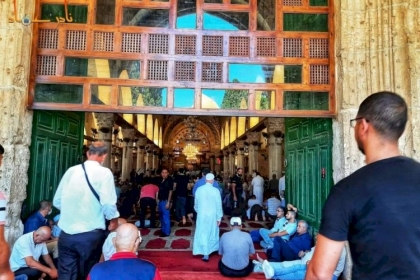 45 ألفا يؤدون صلاة الجمعة في رحاب المسجد الأقصى