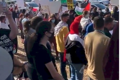 تظاهرة لمنع سفينة إسرائيلية من تفريغ حمولتها في ميناء تامبا بولاية فلوريدا