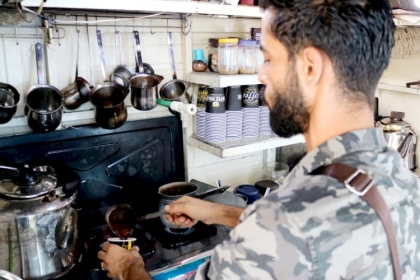 شبان في رفح يكسبون رزقهم بـ"الكيف الحلال"