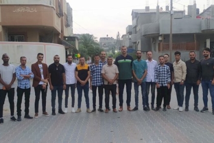 بالصور: حركة الشبيبة الفتحاوية بمحافظة الوسطى تُهنئ القيادي في تيار الإصلاح الديمقراطي محمود مصلح بنجاح ابنته