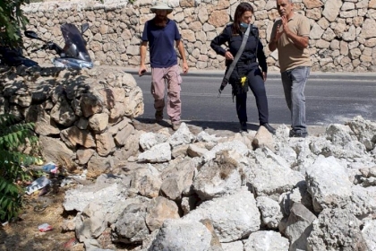 القدس: الاحتلال يهدم جدارا استناديا في سلوان