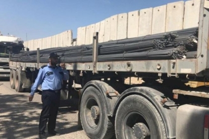 الصناعات الإنشائية: مواد البناء تدخل غزة فقط لمشاريع الأمم المتحدة