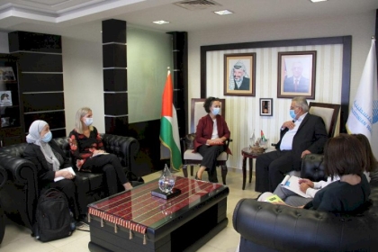رئيس سلطة المياه يبحث مع ممثلة منظمة اليونيسف في فلسطين تطورات مشاريع المياه في الضفة وغزة