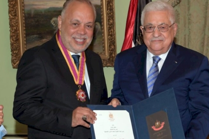 عباس يثير غضب الفلسطينيين على مواقع التواصل الاجتماعي