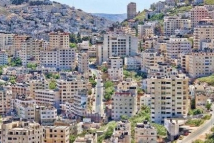 أهالي نابلس يتصدون لمحاولة التغول على المجلس البلدي