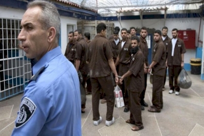 زوجة الأسير الأعرج تكشف تطورات الوضع الصحي لعلاء