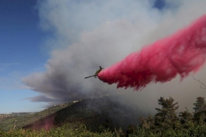 لليوم الثاني.. "اسرائيل" تحاول اطفاء حريق في "بيغن" بالقدس المحتلة