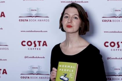 الكاتبة الأيرلندية سالي روني ترفض ترجمة أعمالها للعبرية