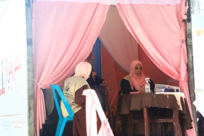 ضمن عيادة متنقلة... مجلس المرأة ينفذ حملة للفحص المبكر لسرطان الثدى في محافظة رفح 