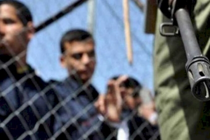 محكمة الاحتلال تمدد اعتقال ستة أسرى من جنين