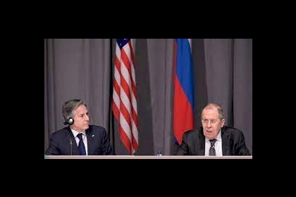 بلومبيرغ: مشادة كلامية "حادة" بين بلينكن ولافروف في ستوكهولم