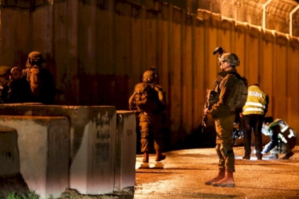 إصابة عائلة بالاختناق خلال اقتحام الاحتلال بلدة بيتا