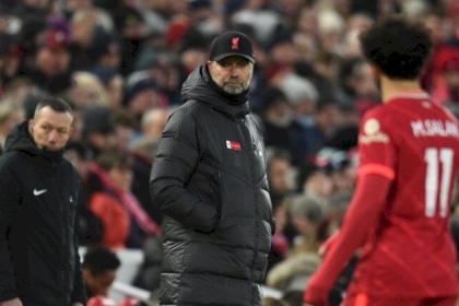 بعد خروج صلاح غاضبا.. كلوب يوضح