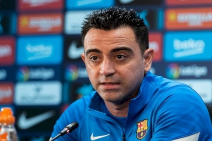 تشافي يصف فوز برشلونة على مايوركا بـ"التاريخي"