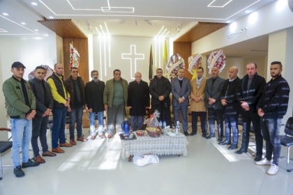 بالصور.. وفد قيادي من تيار الإصلاح الديمقراطي  بساحة غزة يزور كنيسة دير اللاتين